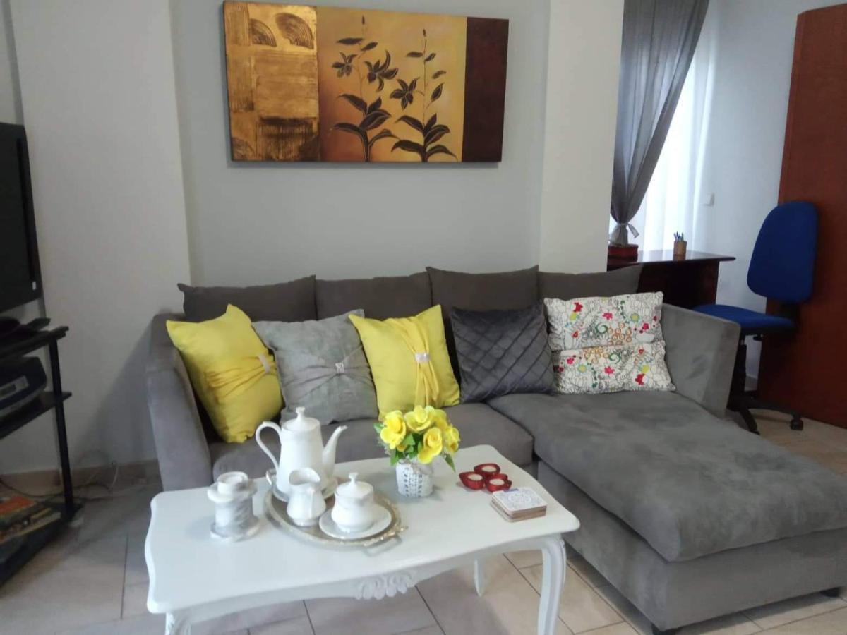 Πέτρινο Στη Θάλασσα Apartment นาฟปาคตอส ภายนอก รูปภาพ