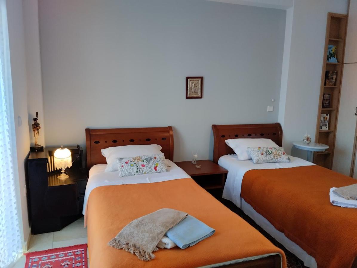 Πέτρινο Στη Θάλασσα Apartment นาฟปาคตอส ภายนอก รูปภาพ