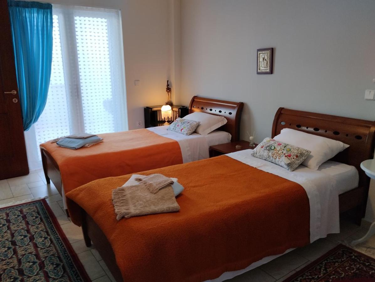 Πέτρινο Στη Θάλασσα Apartment นาฟปาคตอส ภายนอก รูปภาพ