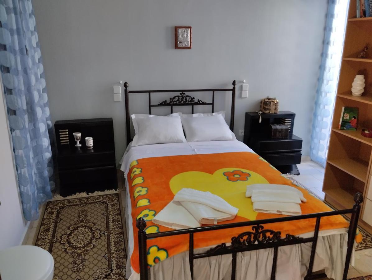 Πέτρινο Στη Θάλασσα Apartment นาฟปาคตอส ภายนอก รูปภาพ